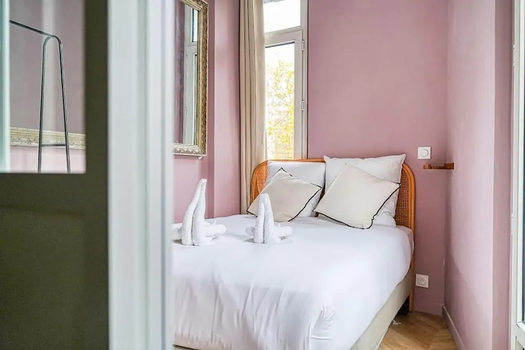 Apartment Appartement Proche Parc Monceau Paris