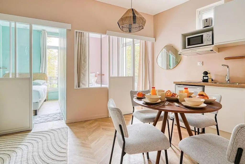 Appartement Proche Parc Monceau Paris